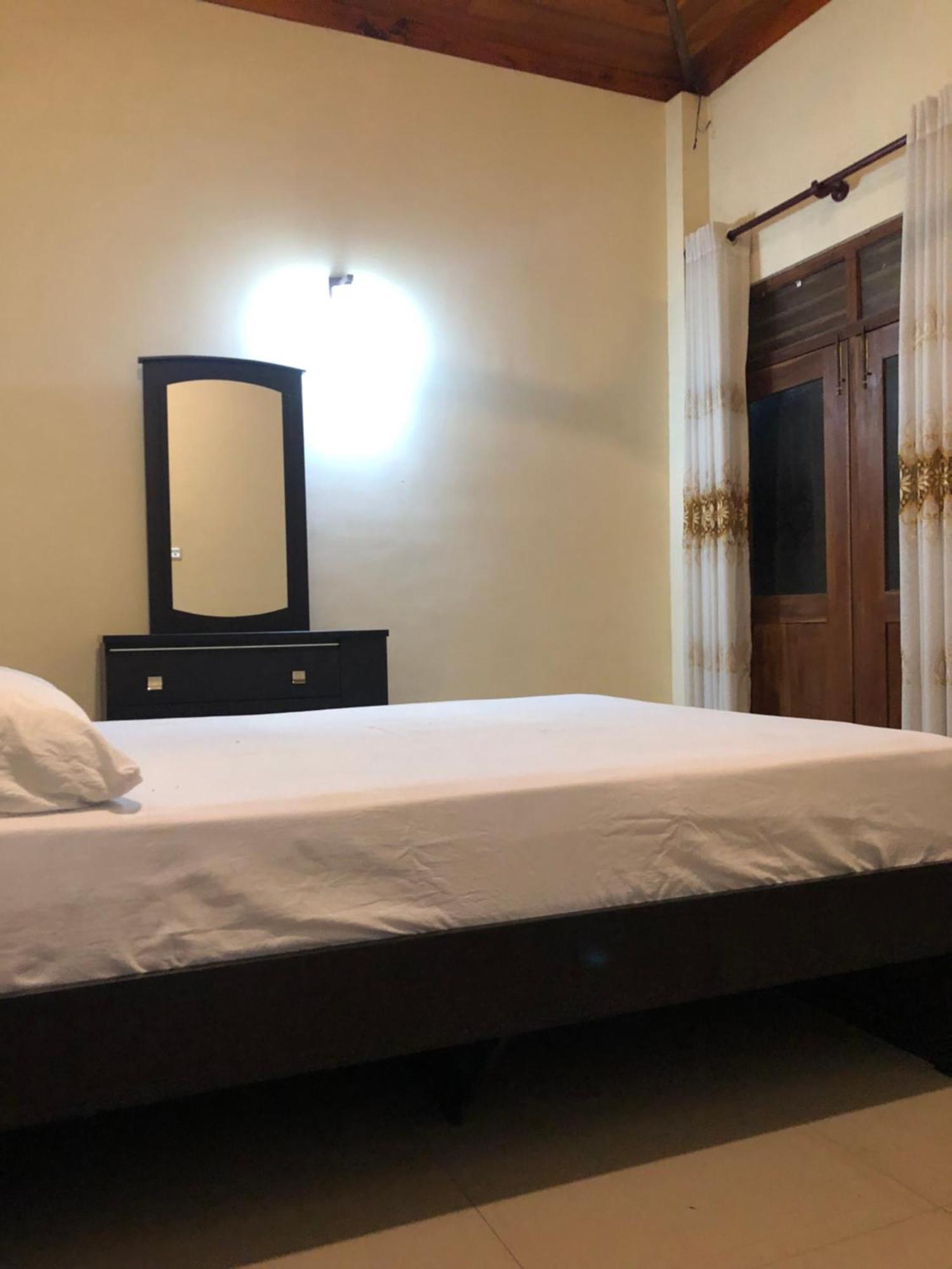 senarathna guest house Weligama Extérieur photo